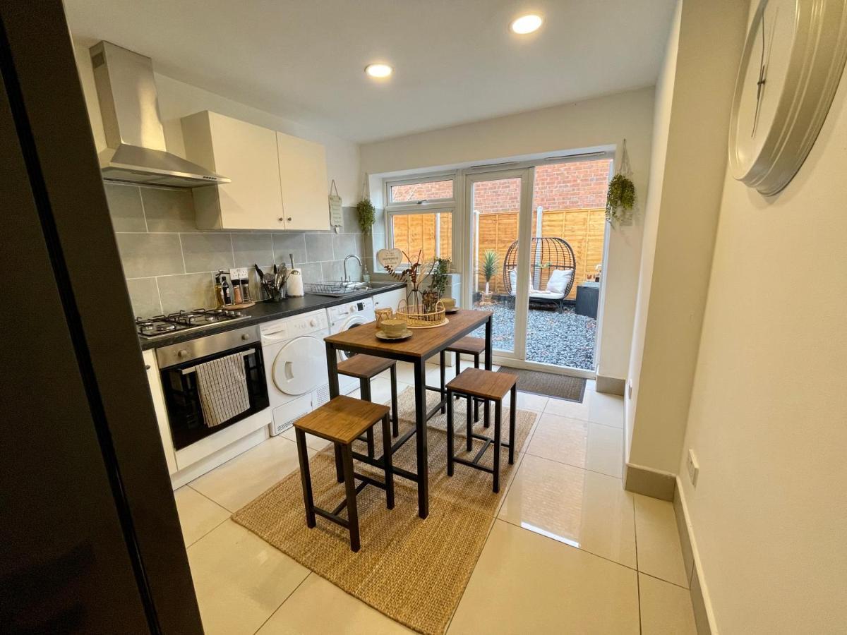 Urban 3 Bedroom In Kings Heath-great Location * Birmingham